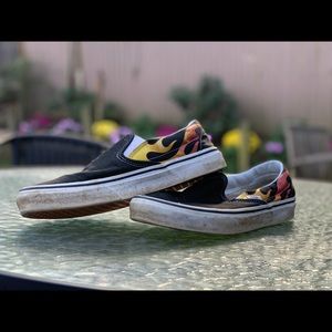 Flame Classic Slip on Vans